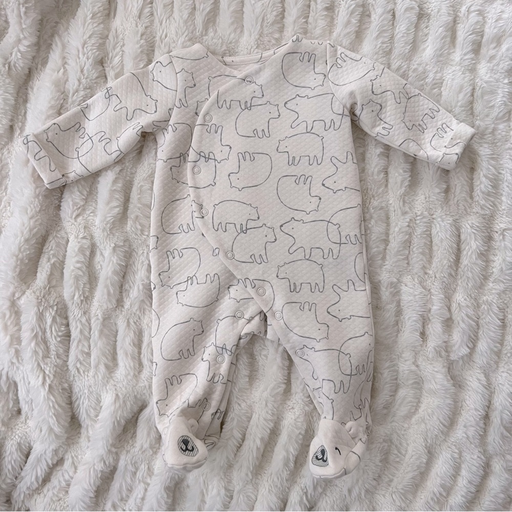 Carter’s Bear One-piece Footie  in Cream (size 3M)